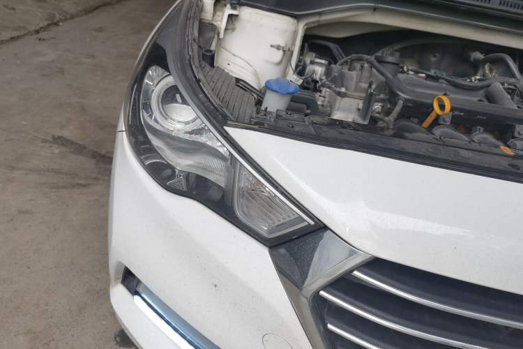 Used Hyundai Verna (new generation) 2016 1.4L Manual Cool Edition GLS Right Front Headlight