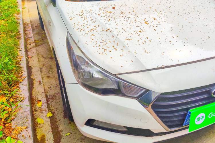 Used Hyundai Verna (new generation) 2016 1.4L Automatic Cool Edition GLS Right Front Headlight