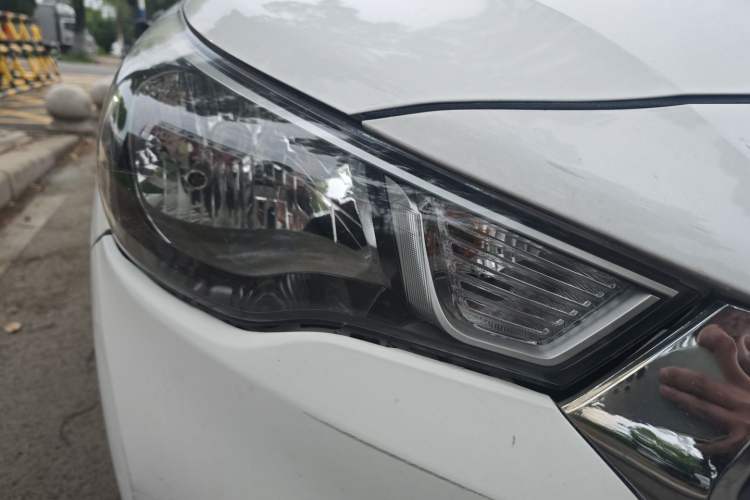 Used Hyundai Verna (new generation) 2016 1.4L Automatic Sport Edition Right Front Headlight