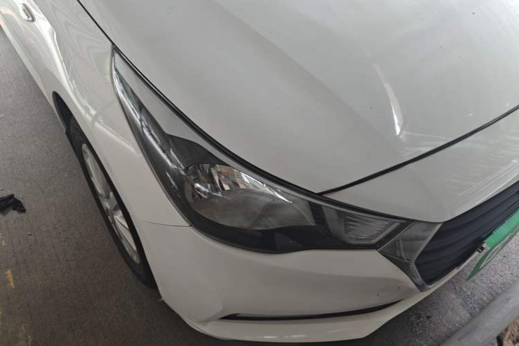 Used Hyundai Verna (new generation) 2016 1.4L Manual Cool Edition GLS Right Front Headlight