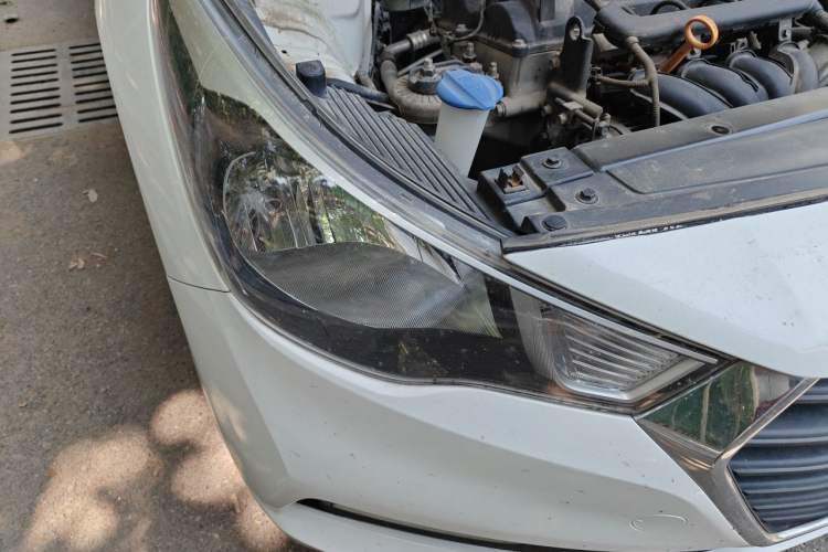 Used Hyundai Verna (new generation) 2016 1.4L Manual Cool Edition GLS Right Front Headlight