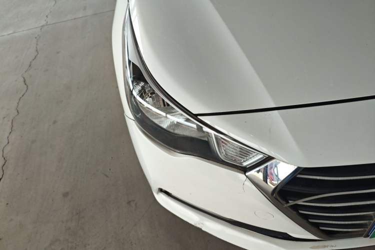 Used Hyundai Verna (new generation) 2016 1.4L Manual Cool Edition GLS Right Front Headlight