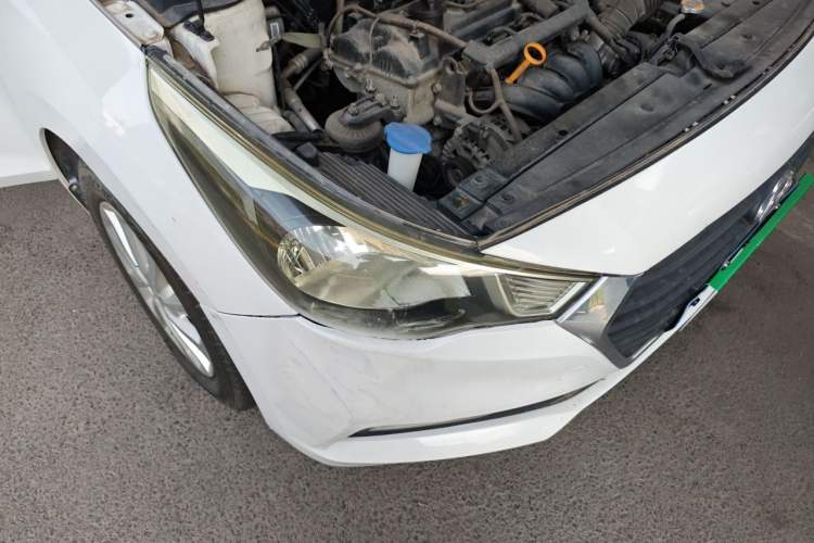 Used Hyundai Verna (new generation) 2016 1.4L Manual Cool Edition GLS Right Front Headlight