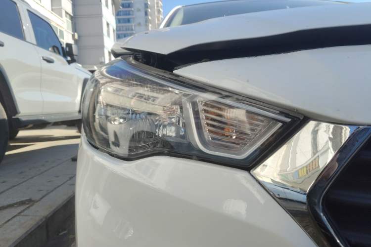 Used Hyundai Verna (new generation) 2016 1.4L Automatic Cool Edition GLS Right Front Headlight