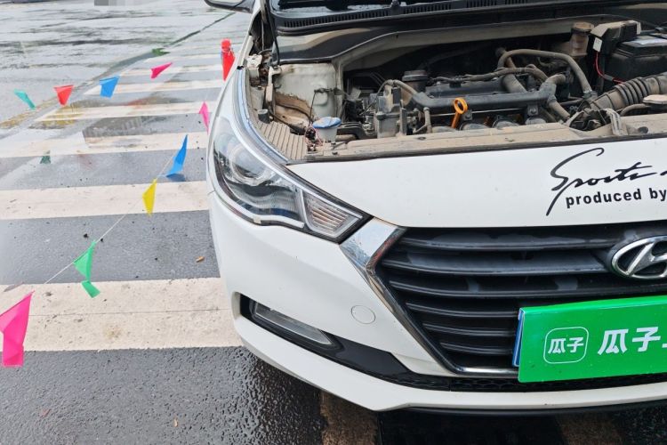 Used Hyundai Verna (new generation) 2016 1.4L Automatic Cool Edition GLS Right Front Headlight