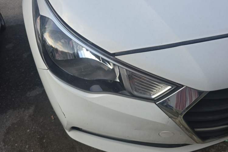 Used Hyundai Verna (new generation) 2016 1.4L Automatic Cool Edition GLS Right Front Headlight