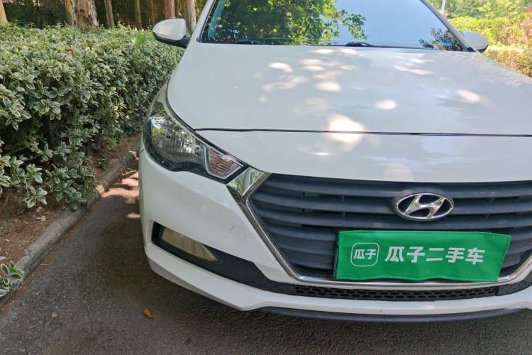 Used Hyundai Verna (new generation) 2016 1.4L Manual Cool Edition GLS Right Front Headlight