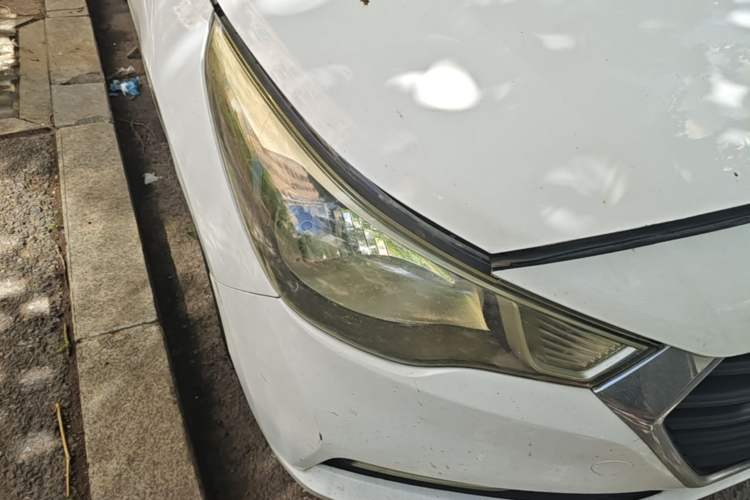 Used Hyundai Verna (new generation) 2016 1.4L Automatic Cool Edition GLS Right Front Headlight