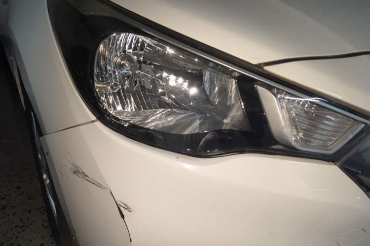 Used Hyundai Verna (new generation) 2016 1.4L Automatic Cool Edition GLS Right Front Headlight