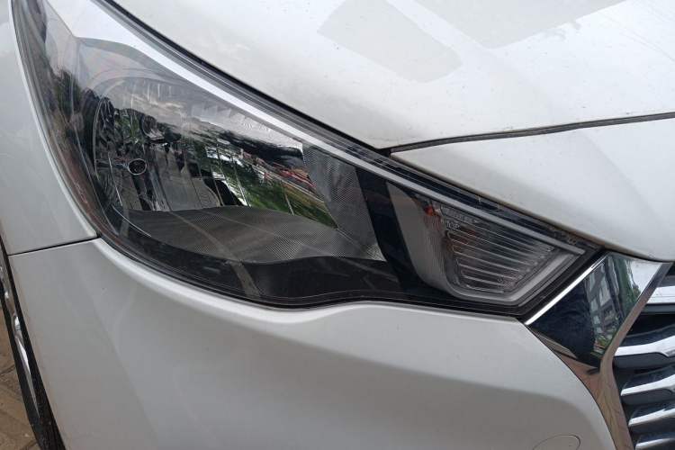 Used Hyundai Verna (new generation) 2016 1.4L Automatic Elite Edition TOP Right Front Headlight