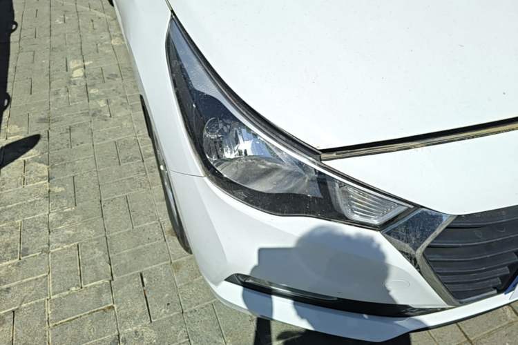 Used Hyundai Verna (new generation) 2016 1.4L Manual Cool Edition GLS Right Front Headlight