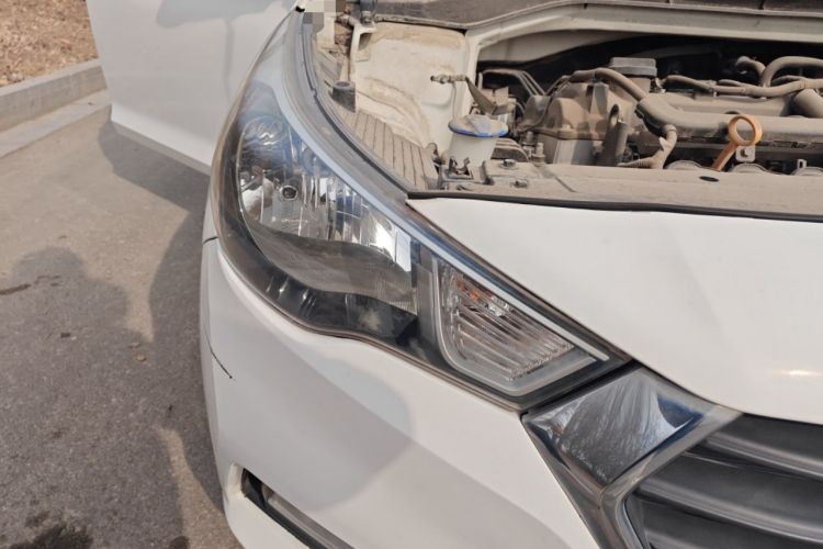 Used Hyundai Verna (new generation) 2016 1.4L Manual Cool Edition GLS Right Front Headlight