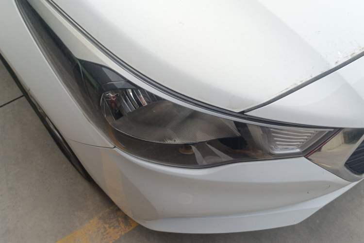 Used Hyundai Verna (new generation) 2016 1.4L Manual Cool Edition GLS Right Front Headlight