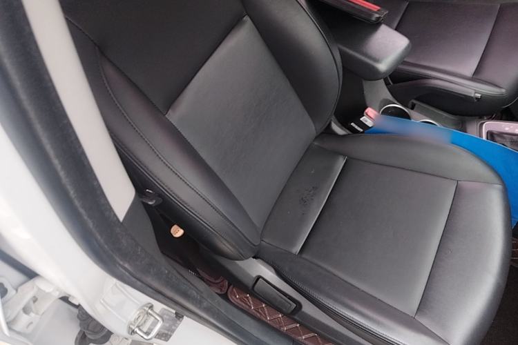 Used Hyundai Verna (new generation) 2016 1.4L Automatic Cool Edition GLS Right Front Seat