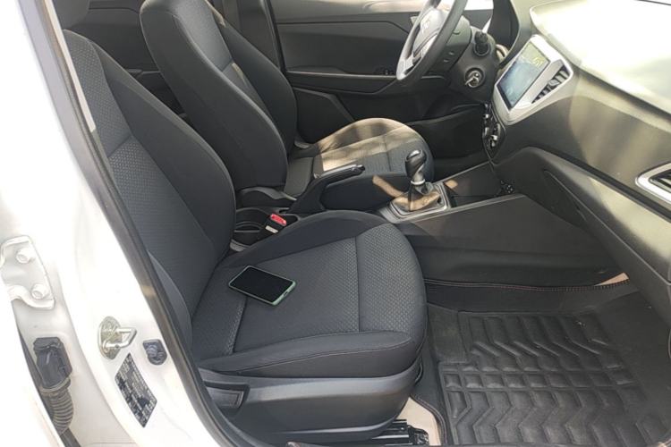 Used Hyundai Verna (new generation) 2016 1.4L Manual Cool Edition GLS Right Front Seat