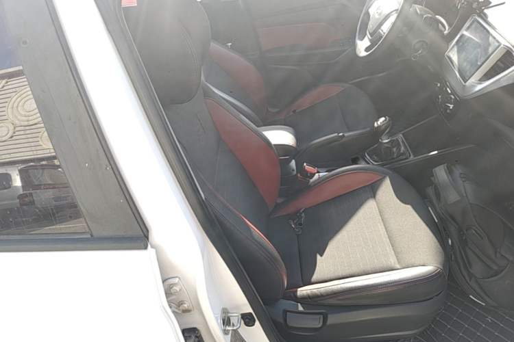 Used Hyundai Verna (new generation) 2016 1.4L Manual Cool Edition GLS Right Front Seat
