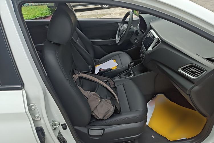 Used Hyundai Verna (new generation) 2016 1.4L Automatic Cool Edition GLS Right Front Seat