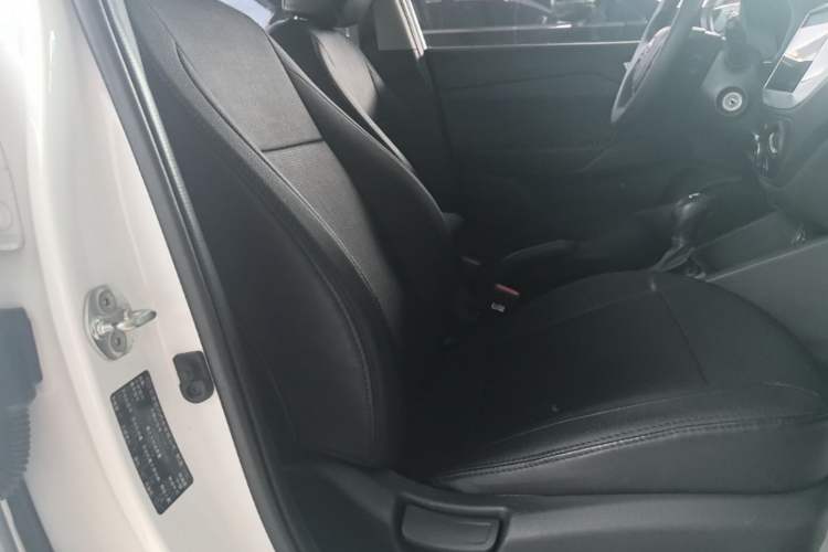Used Hyundai Verna (new generation) 2016 1.4L Automatic Cool Edition GLS Right Front Seat