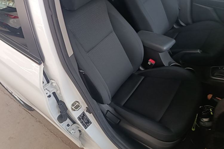 Used Hyundai Verna (new generation) 2016 1.4L Automatic Cool Edition GLS Right Front Seat