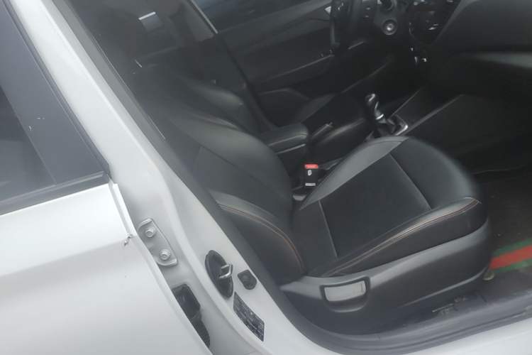 Used Hyundai Verna (new generation) 2016 1.4L Manual Cool Edition GLS Right Front Seat