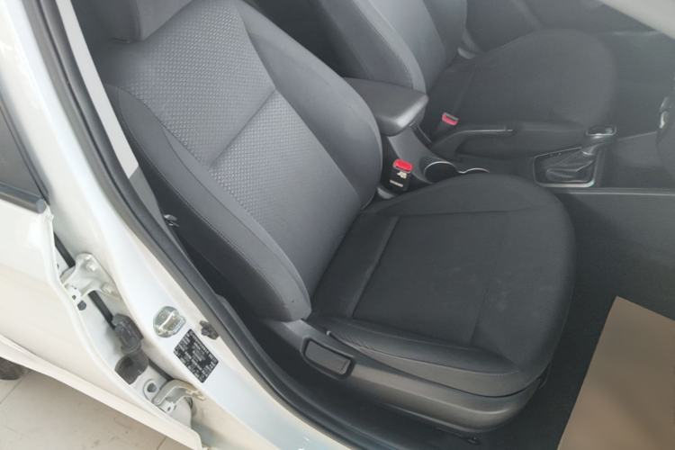 Used Hyundai Verna (new generation) 2016 1.4L Automatic Cool Edition GLS Right Front Seat