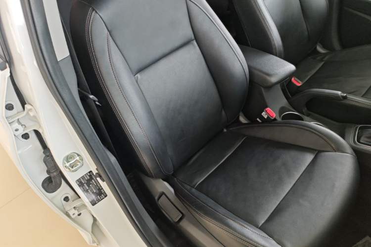Used Hyundai Verna (new generation) 2016 1.4L Automatic Cool Edition GLS Right Front Seat