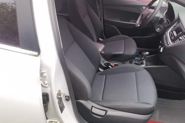 Used Hyundai Verna (new generation) 2016 1.4L Automatic Cool Edition GLS Right Front Seat