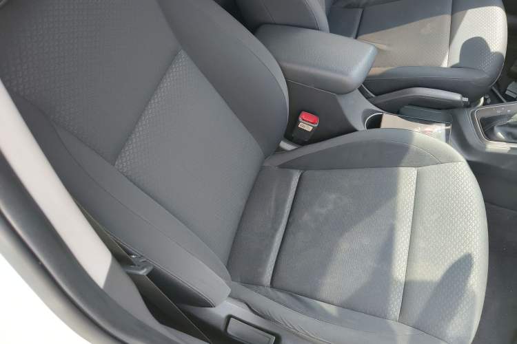 Used Hyundai Verna (new generation) 2016 1.4L Automatic Cool Edition GLS Right Front Seat