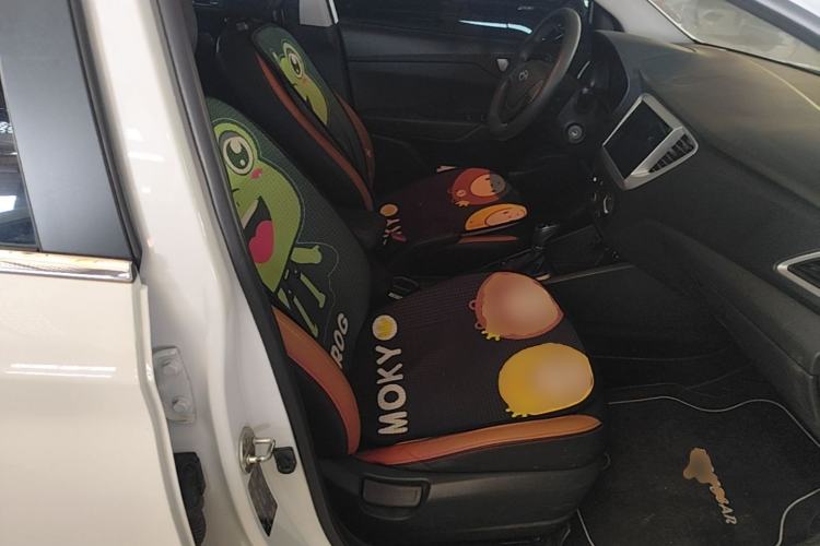 Used Hyundai Verna (new generation) 2016 1.4L Automatic Cool Edition GLS Right Front Seat