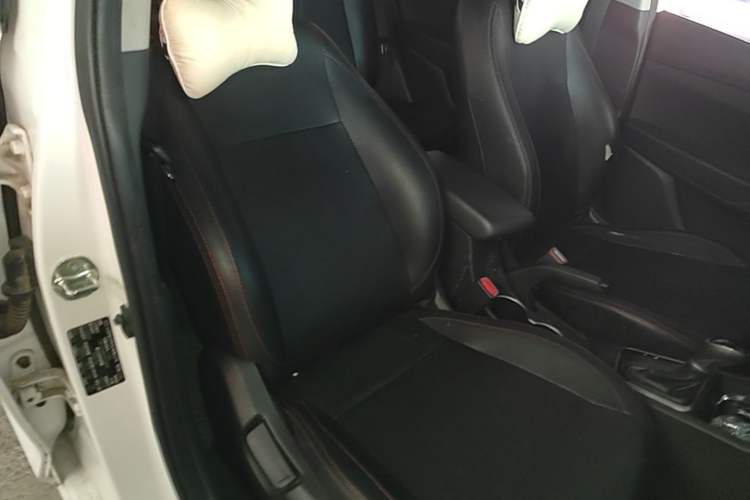 Used Hyundai Verna (new generation) 2016 1.4L Automatic Cool Edition GLS Right Front Seat