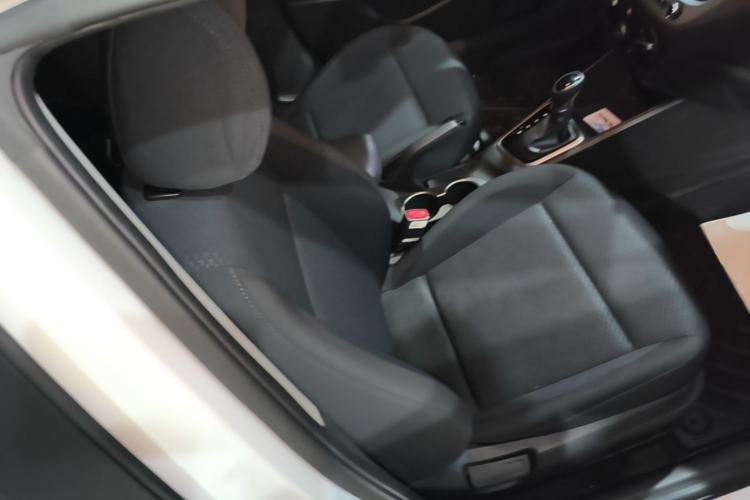 Used Hyundai Verna (new generation) 2016 1.4L Automatic Cool Edition GLS Right Front Seat