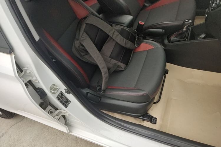 Used Hyundai Verna (new generation) 2016 1.4L Automatic Sport Edition Right Front Seat