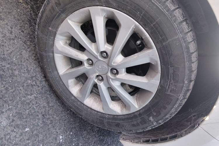 Used Hyundai Verna (new generation) 2016 1.4L Automatic Cool Edition GLS Right Front Wheel Hub