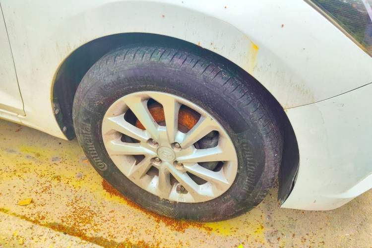 Used Hyundai Verna (new generation) 2016 1.4L Automatic Cool Edition GLS Right Front Wheel Hub