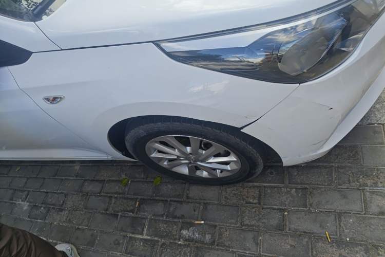 Used Hyundai Verna (new generation) 2016 1.4L Automatic Cool Edition GLS Right Front Wheel Hub