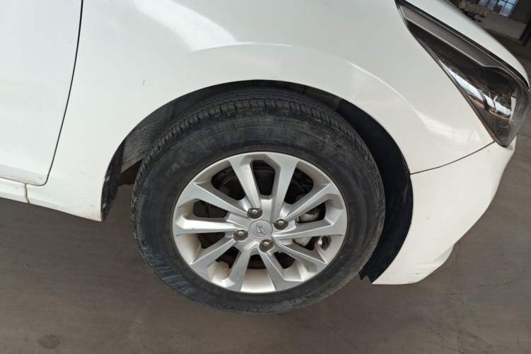Used Hyundai Verna (new generation) 2016 1.4L Manual Cool Edition GLS Right Front Wheel Hub