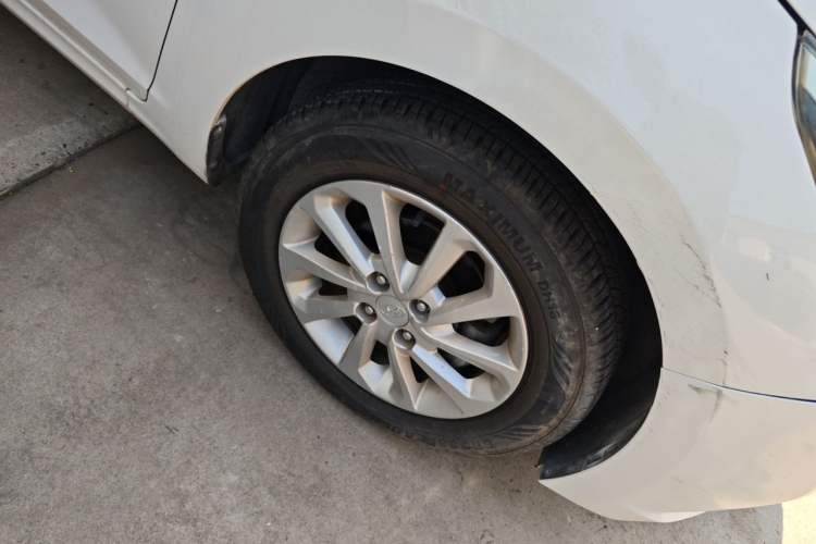 Used Hyundai Verna (new generation) 2016 1.4L Manual Cool Edition GLS Right Front Wheel Hub