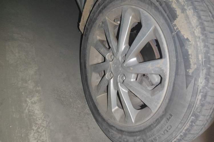 Used Hyundai Verna (new generation) 2016 1.4L Manual Cool Edition GLS Right Front Wheel Hub