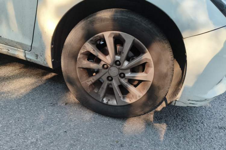 Used Hyundai Verna (new generation) 2016 1.4L Automatic Cool Edition GLS Right Front Wheel Hub