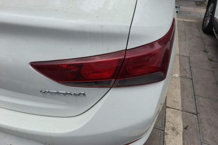 Used Hyundai Verna (new generation) 2016 1.4L Manual Cool Edition GLS Right Rear Taillight