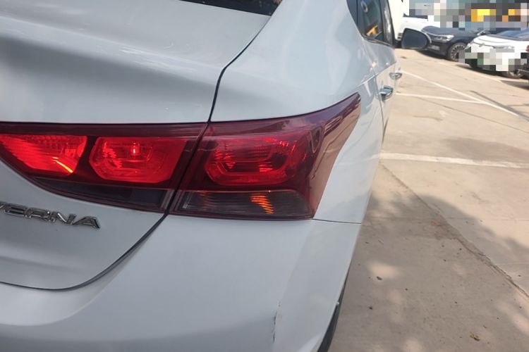 Used Hyundai Verna (new generation) 2016 1.4L Manual Cool Edition GLS Right Rear Taillight