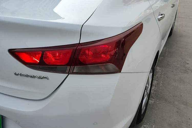 Used Hyundai Verna (new generation) 2016 1.4L Manual Cool Edition GLS Right Rear Taillight
