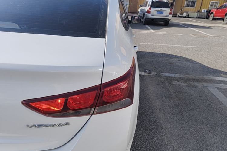 Used Hyundai Verna (new generation) 2016 1.4L Manual Cool Edition GLS Right Rear Taillight