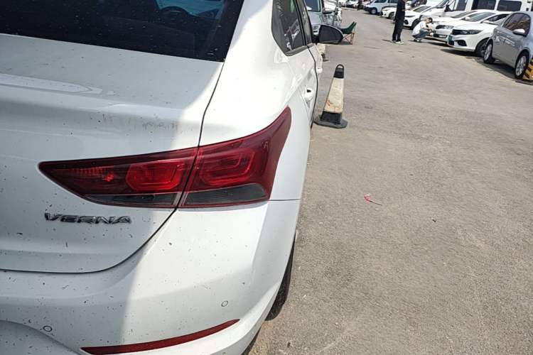 Used Hyundai Verna (new generation) 2016 1.4L Manual Cool Edition GLS Right Rear Taillight