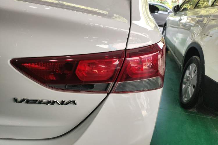 Used Hyundai Verna (new generation) 2016 1.4L Manual Cool Edition GLS Right Rear Taillight