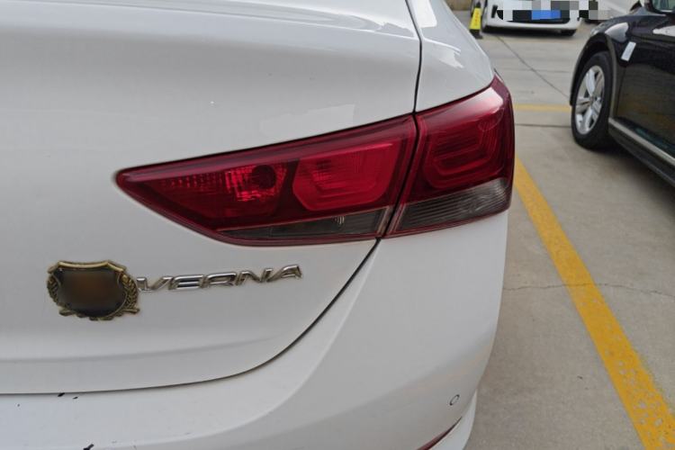 Used Hyundai Verna (new generation) 2016 1.4L Manual Cool Edition GLS Right Rear Taillight