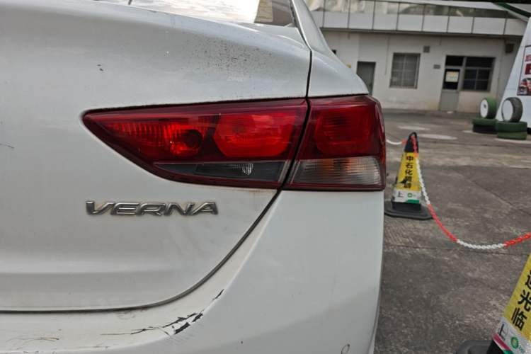 Used Hyundai Verna (new generation) 2016 1.4L Automatic Cool Edition GLS Right Rear Taillight