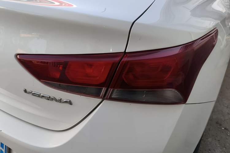 Used Hyundai Verna (new generation) 2016 1.4L Manual Cool Edition GLS Right Rear Taillight
