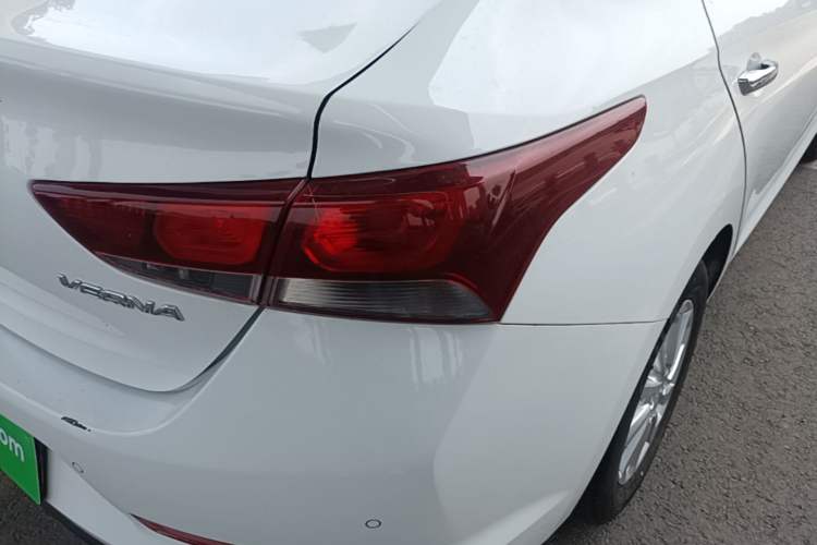 Used Hyundai Verna (new generation) 2016 1.4L Manual Cool Edition GLS Right Rear Taillight