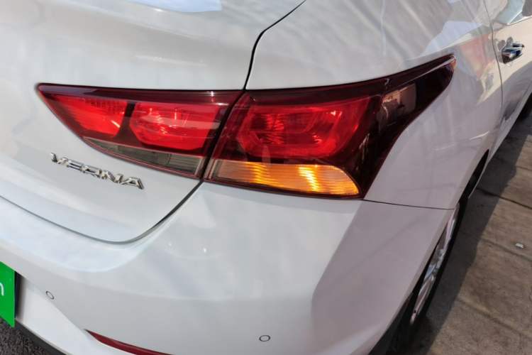 Used Hyundai Verna (new generation) 2016 1.4L Manual Cool Edition GLS Right Rear Taillight